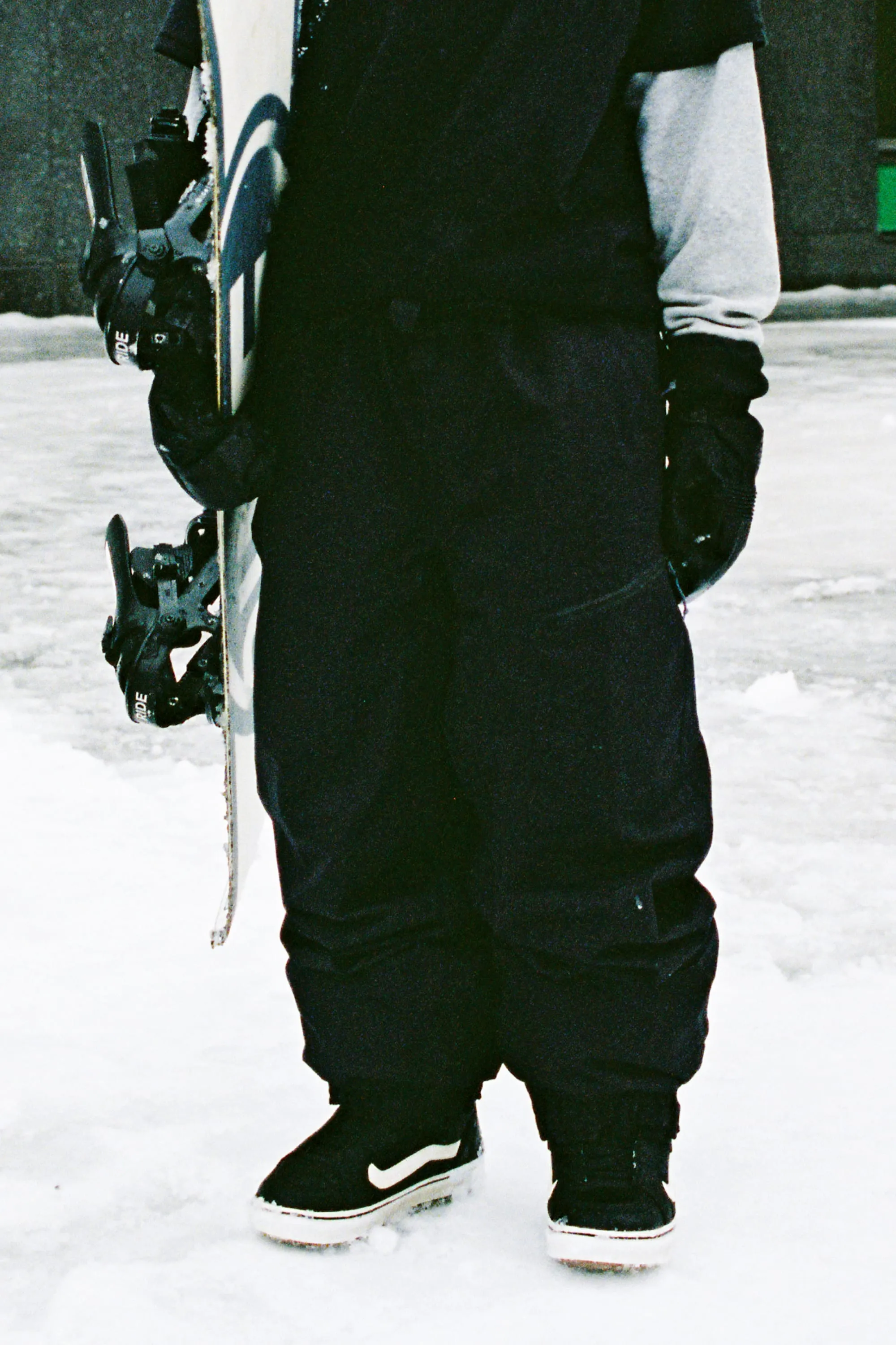 Womens High-Quality 686 Outline Snowboarding Pants