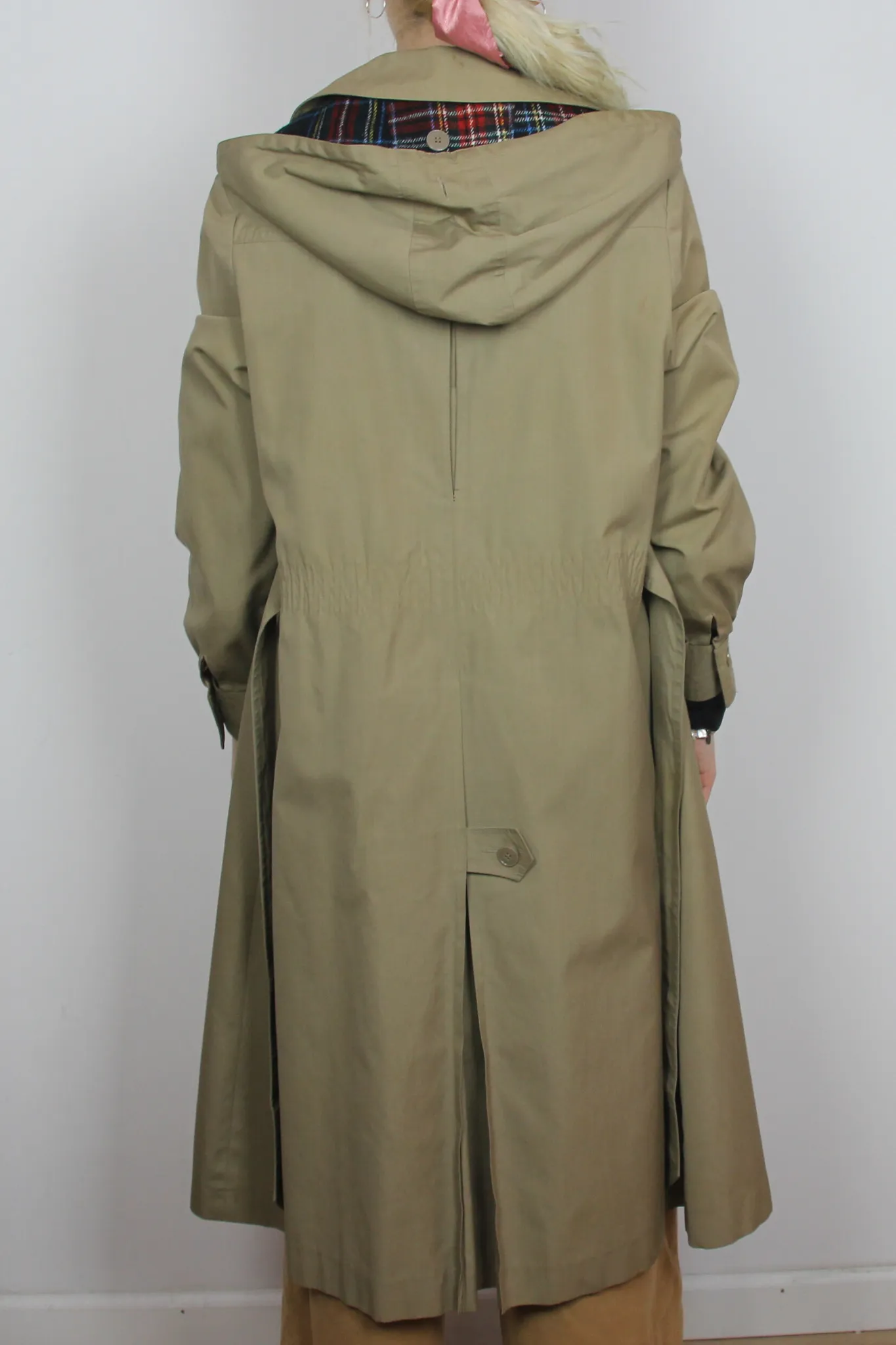 Bottom Line hooded trench