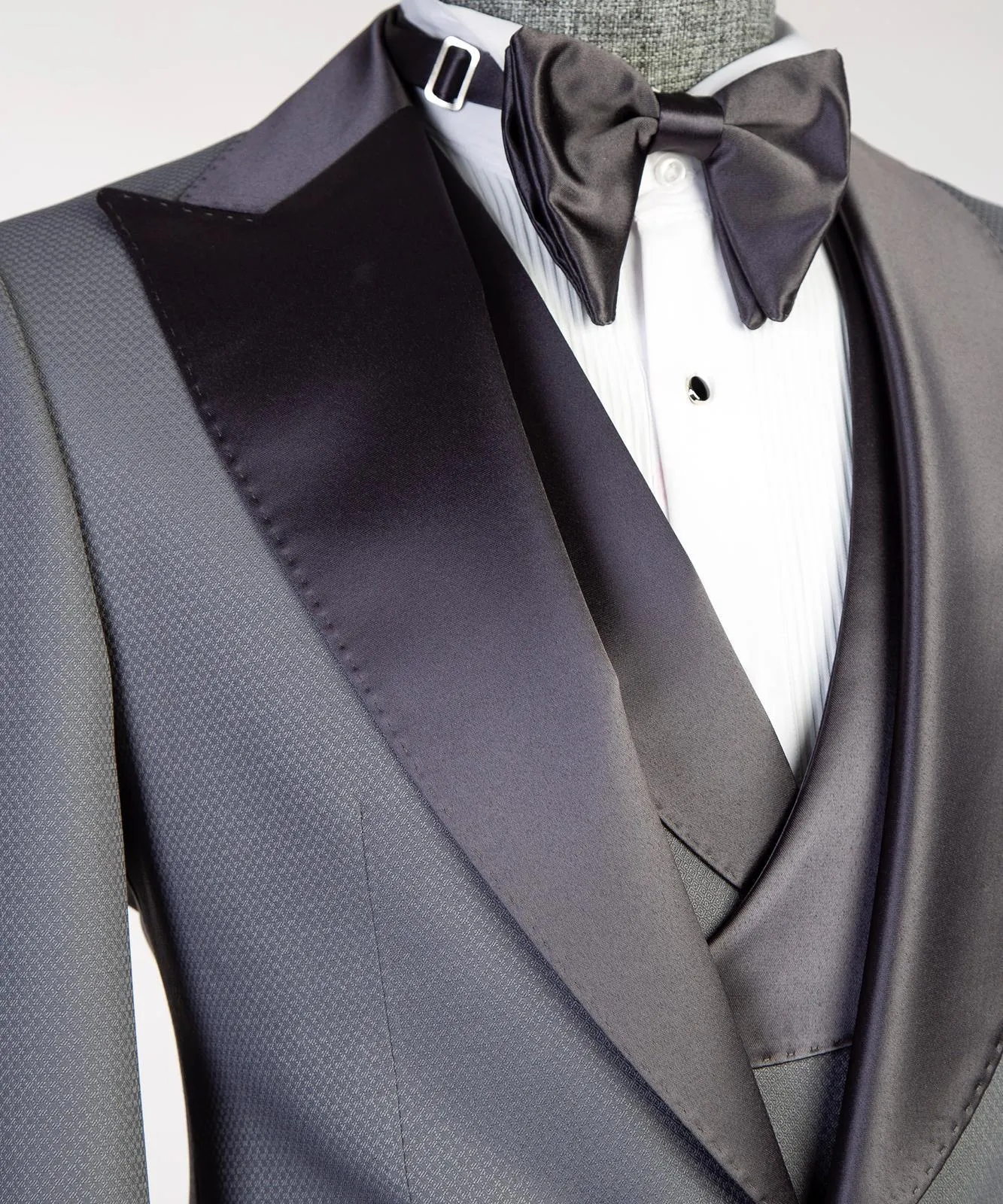 Cambridge tuxedo suit