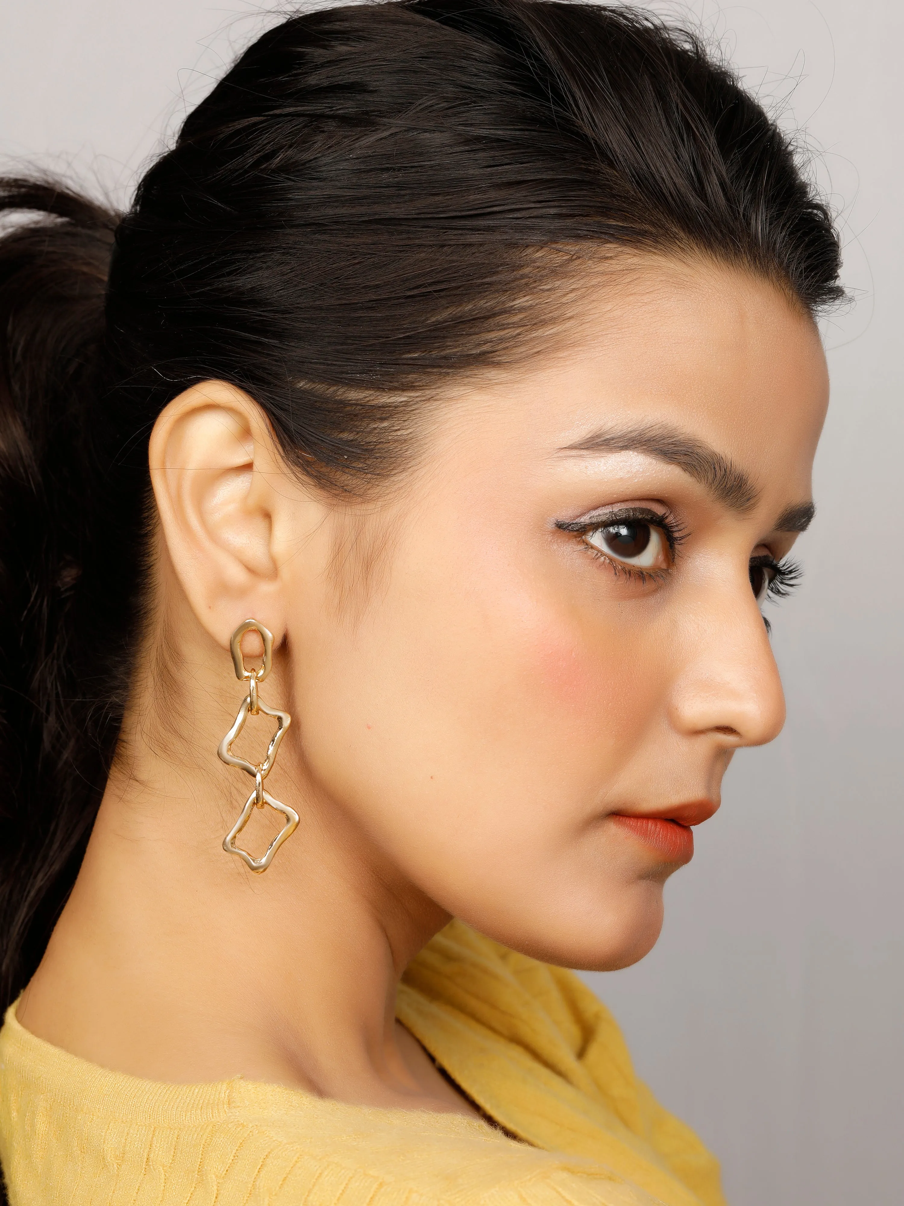 Chain drop earrings