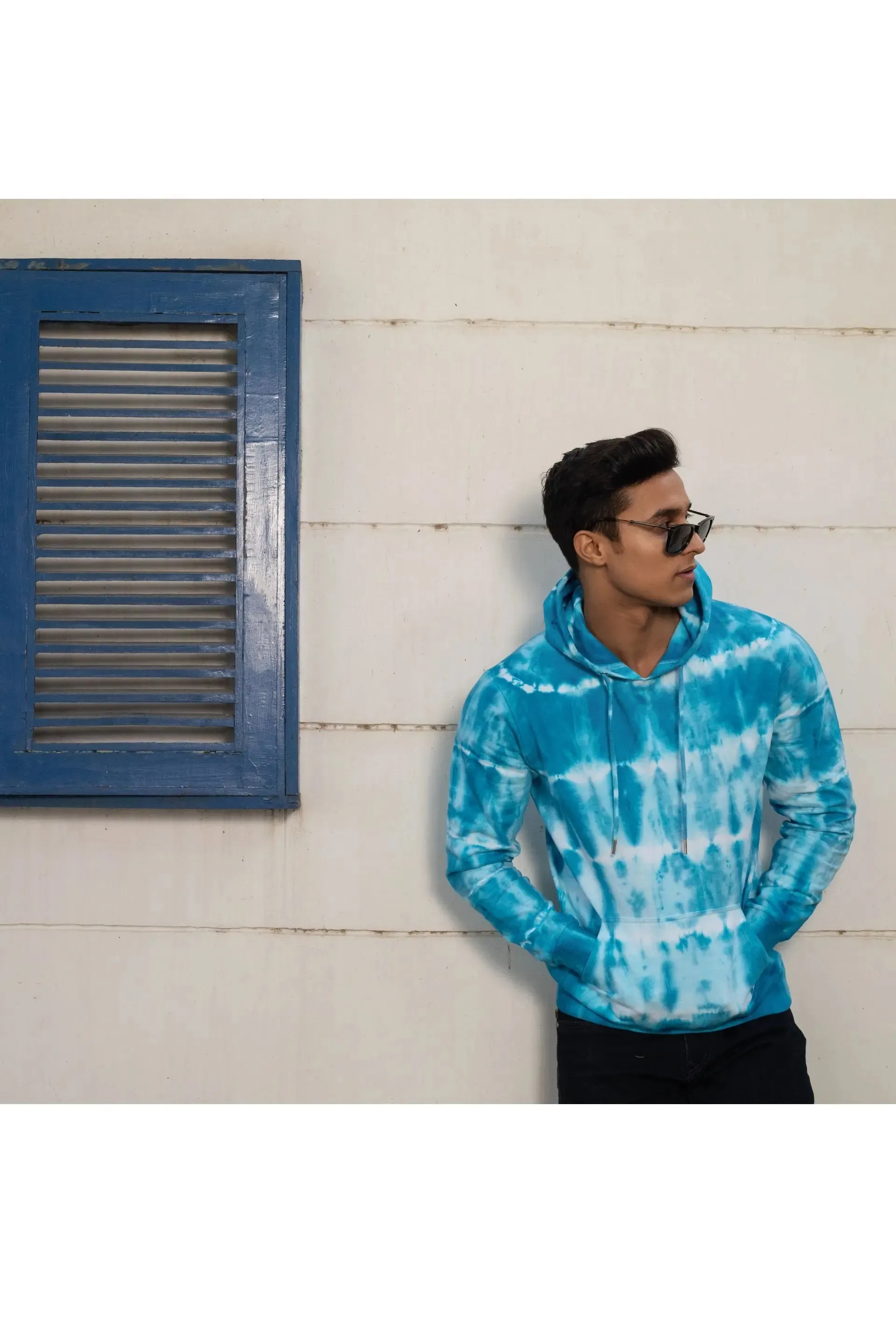 Firangi Yarn Super Soft Cotton Tie&Dye Blue and White Ombre Hoodie With Kangaroo Pockets