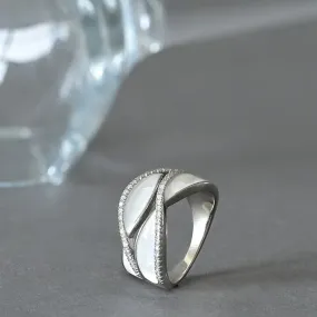 Intertwined Radiance Ring