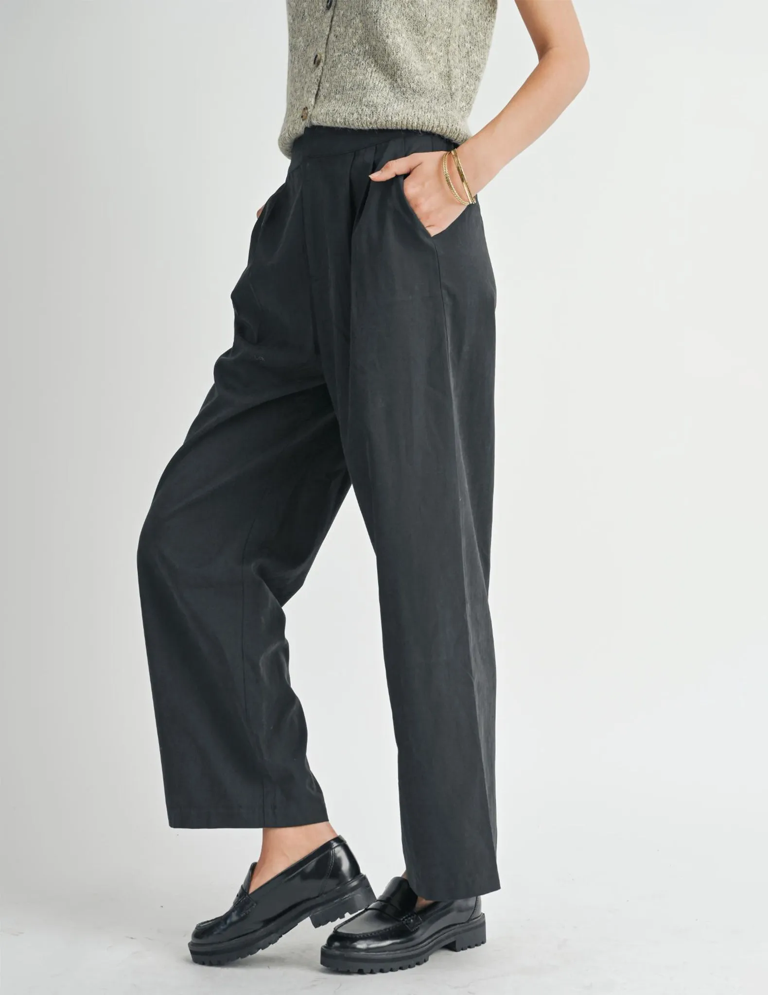 Olivia Black Pleated Trousers